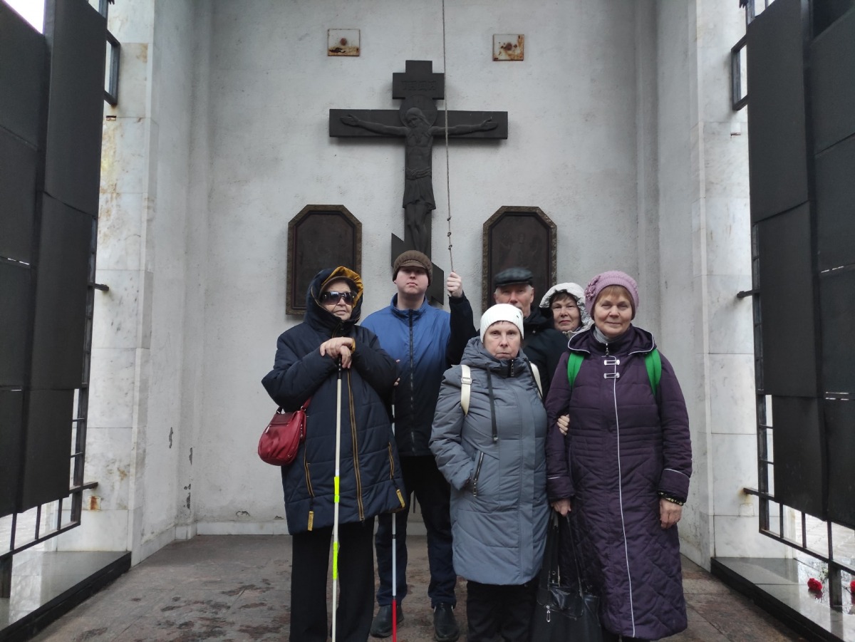 у мемориала 5Zxd8LbFYVluobVA7aJwnoCw9uLol4mmAW92z8qlq9vQJYr9TQvFQU4zQNSBfFcDy0j0B4xX9q3Hfb-IdFsmSg03.jpg