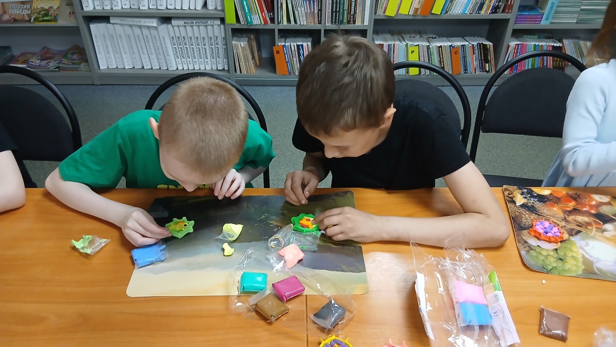 лепка пластилиновой шанги с рыбой.jpg лепка пластилиновой шанги с рыбой.jpg